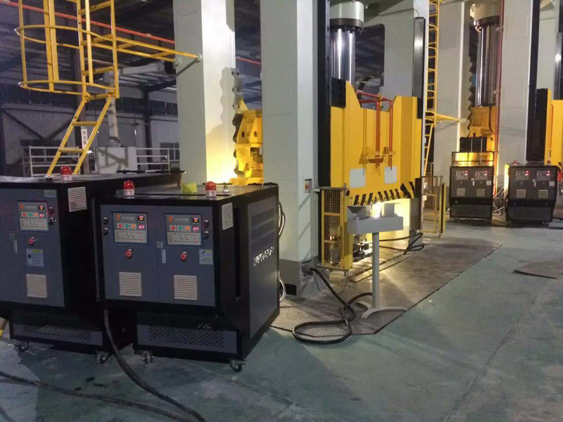 電加熱導熱油爐熱壓行業(yè)應(yīng)用