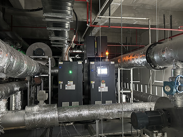 光伏板導(dǎo)電玻璃涂料處理油溫機——應(yīng)用案例